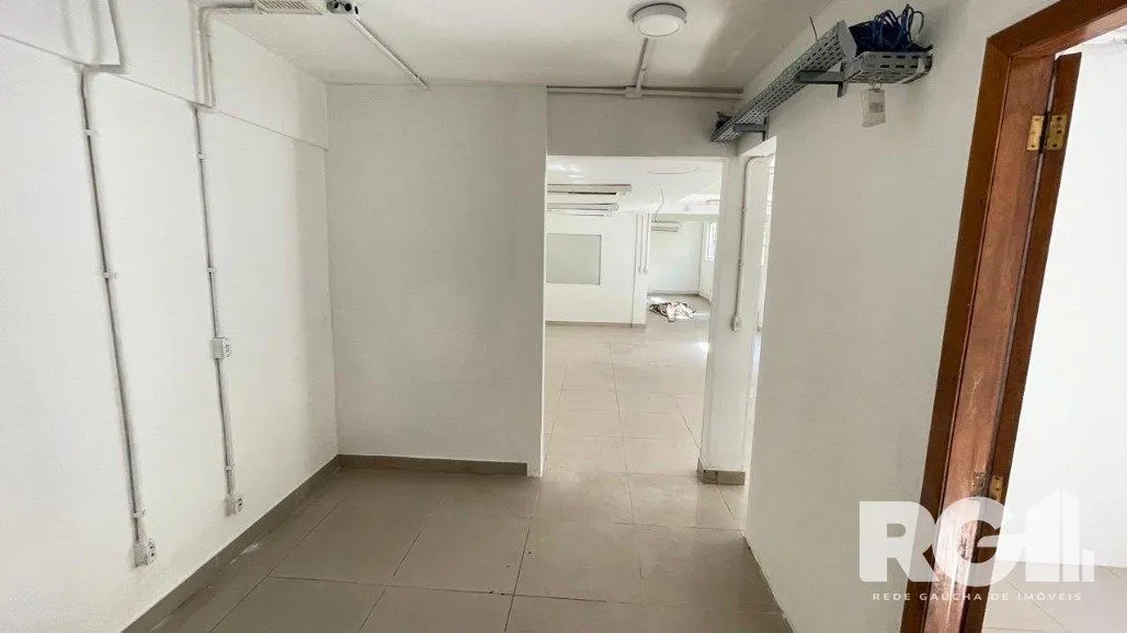 Imagem Prédio Comercial Imponente com 1.200m² na Zona Norte de Porto Alegre