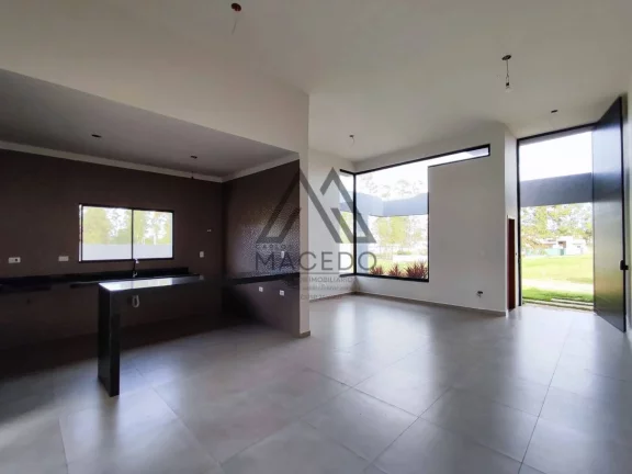 Imagem Casa nova com 3 suítes no Ninho Verde 1 - Encante-se com esse imóvel