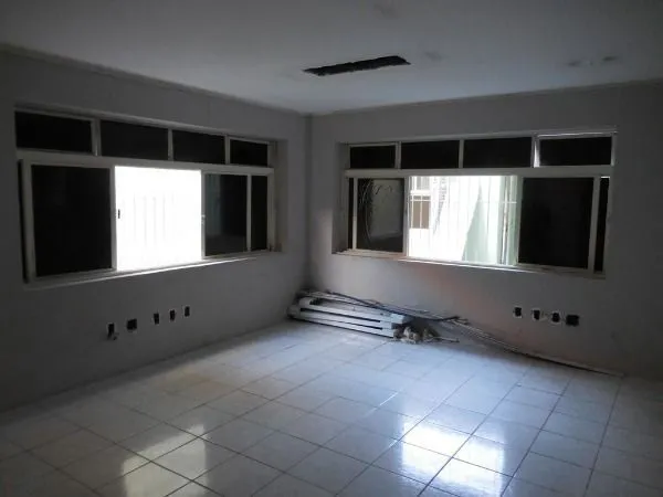 Imagem Casa Comercial, 242m², 5 vagas, Bairro Floresta