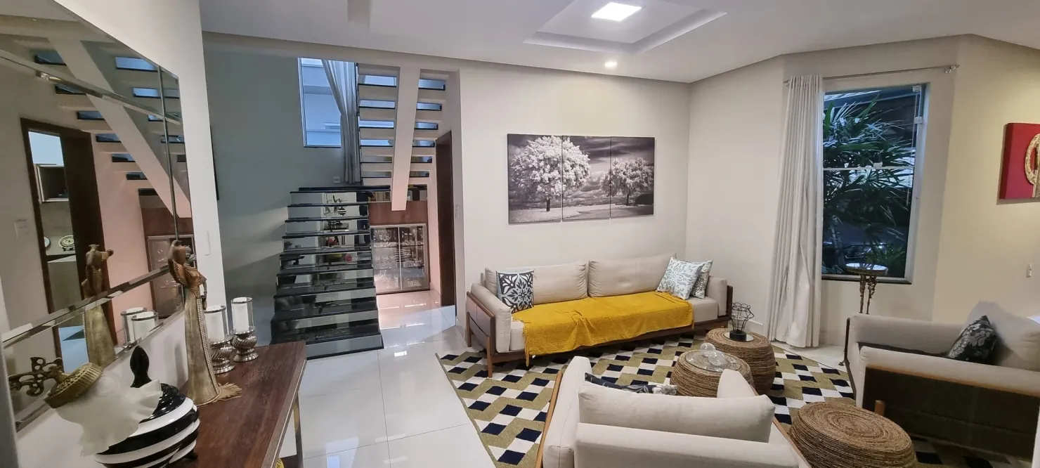 Imagem Magnífica Casa no Condomínio Reserva dos Lagos: Espaços Amplos, Acabamentos de Alto Padrão e Vista Única