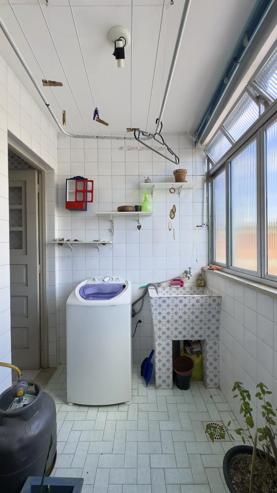 Imagem Apartamento amplo de 2 dormitório ao lado do Mãe de Deus e próximo da Orla