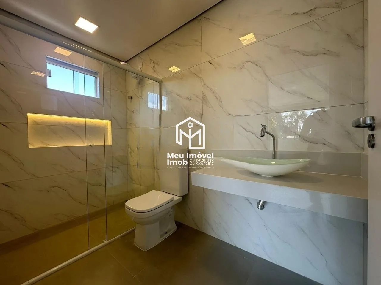 Imagem Casa Condomínio 4 quartos 3 suítes 4 Vagas 300M² Arniqueiras