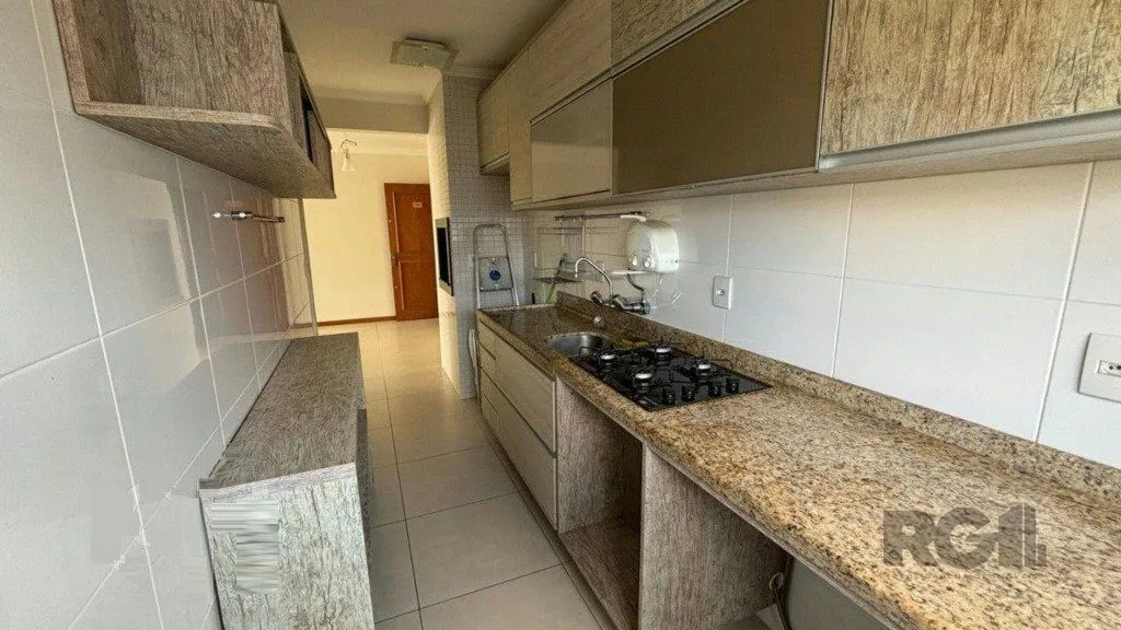 Imagem Vende-se excelente apartamento 2 quartos com suíte, 2 vagas cobertas, com churrasqueira - 68m² - Jardim Botânico