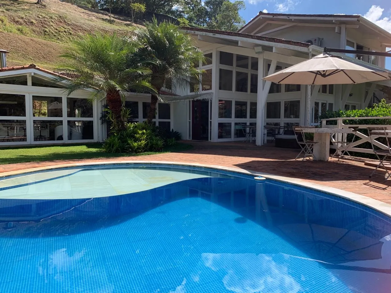 Imagem Casa em Condomínio para Venda em Petrópolis / RJ no bairro Nogueira