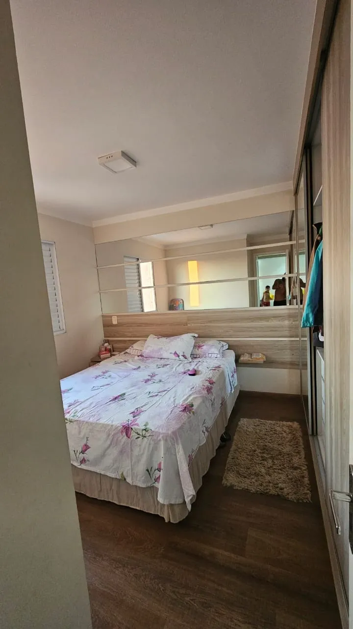 Imagem Apartamento Reformado de 52m² no Wanel Ville - 2 Dormitórios, 1 Banheiro e Varanda