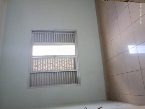 Imagem ???? "Essa casa enorme tá desocupada e pode ser sua! Olha só essa localização..."