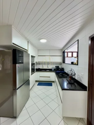 Imagem Casa à Venda no Itaigara | 4 Suítes | Piscina Privativa | Área Gourmet | 310m² Construídos