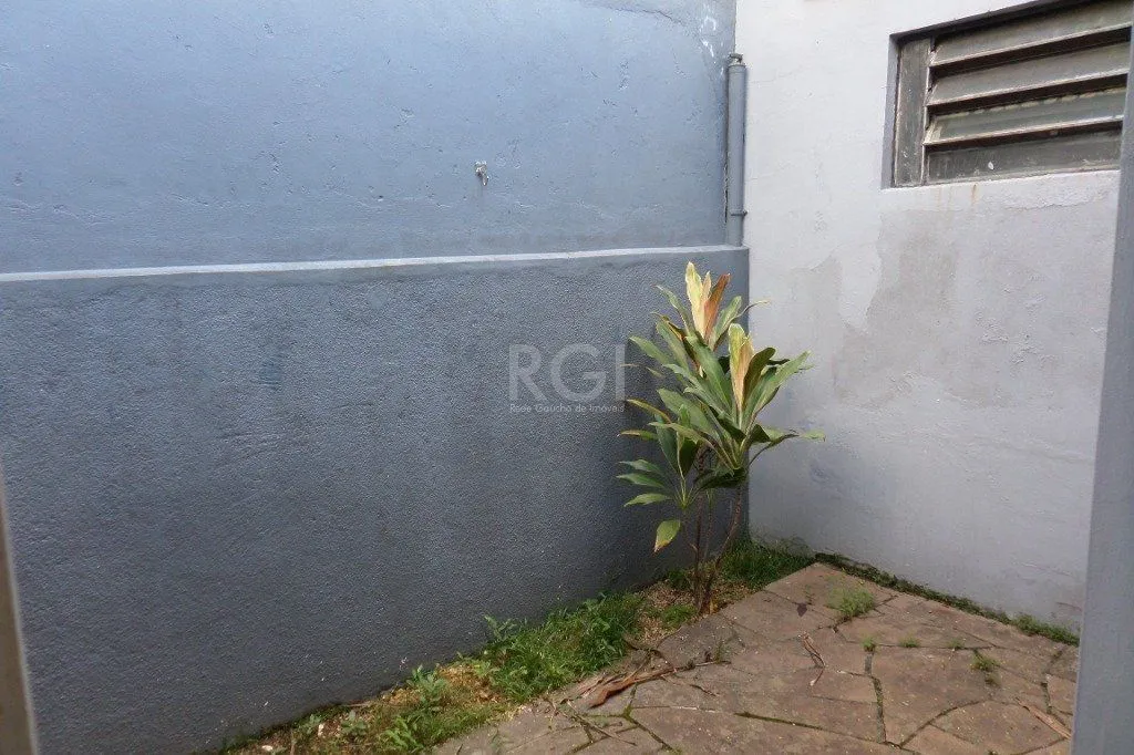 Imagem Casa no bairro Jardim Botânico de 3 dormitórios e 2 vagas