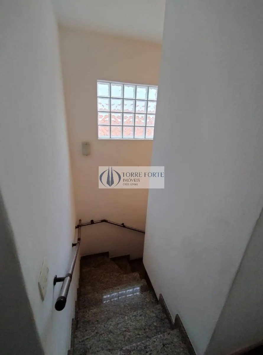 Imagem Casa sobrado de 320m², com 3 dormitórios, ao lado do Metrô Penha