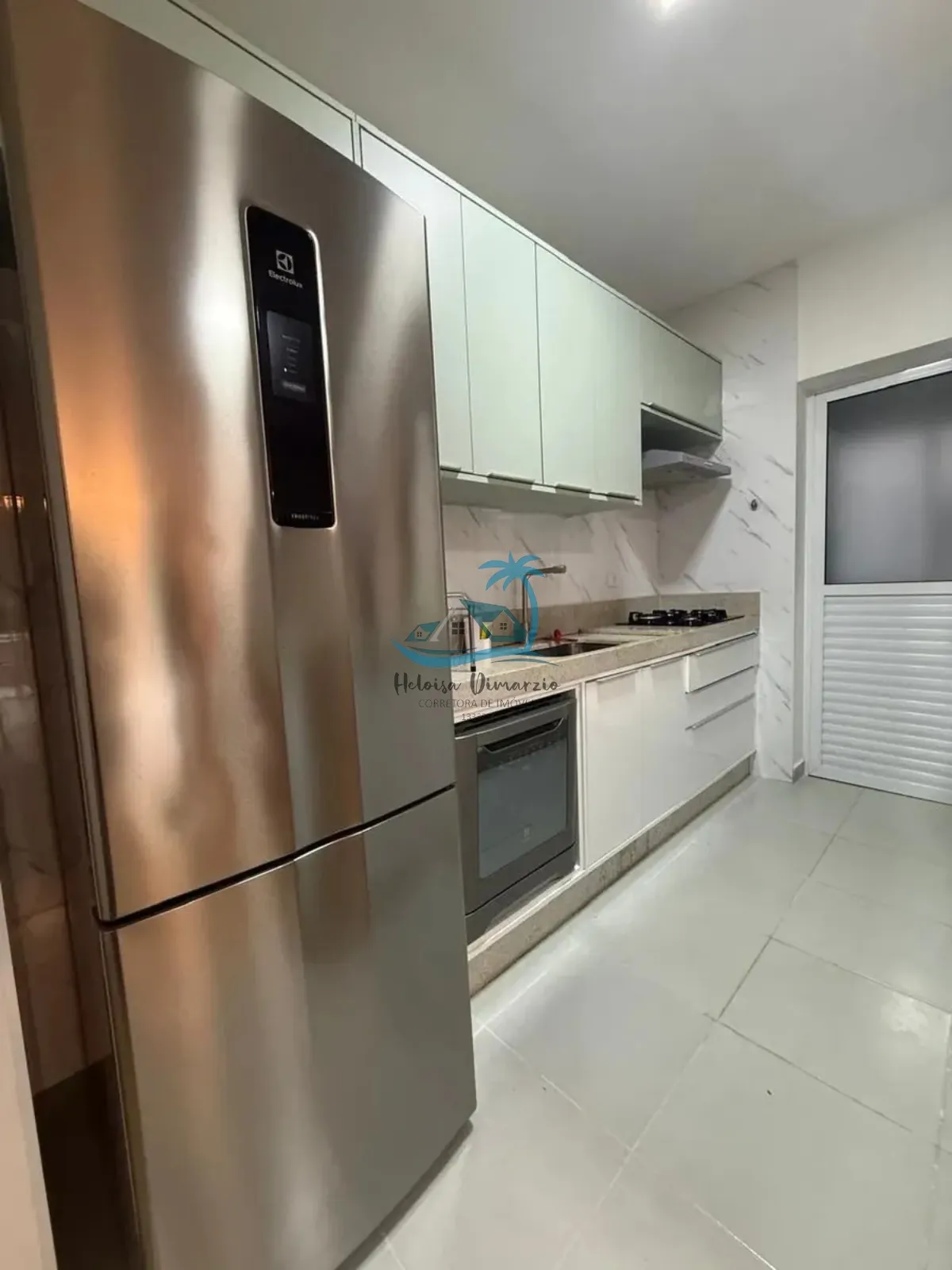 Imagem Excelente apartamento com 2 dormitórios na melhor rua da Praia das Toninhas - Ubatuba 732.000,00.