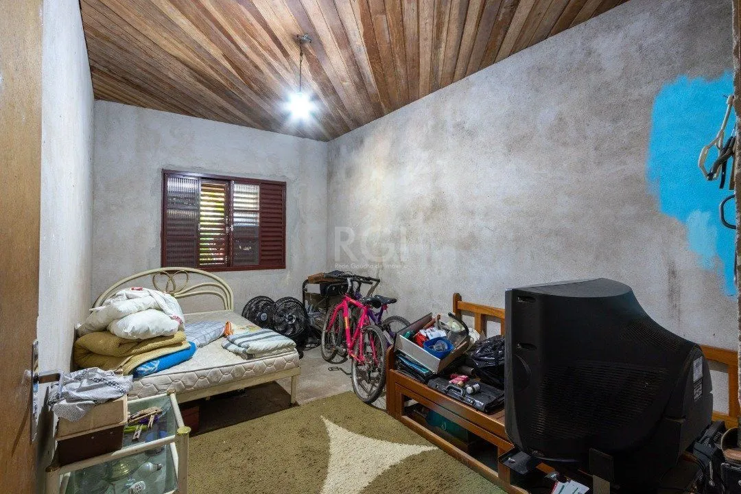 Imagem Casa para Venda - 2200m², 3 dormitórios, Lomba do Pinheiro