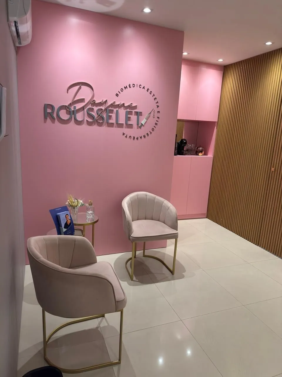 Imagem MÁFFER IMÓVEIS ALUGA Excelente conjunto comercial no bairro Santana Av. Princesa Isabel, 636 - Porto Alegre/RS