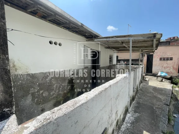 Imagem TERRENO COM 2 CASAS, 2 QUARTOS, 1 WC, ÁREA DE SERVIÇO E QUINTAL