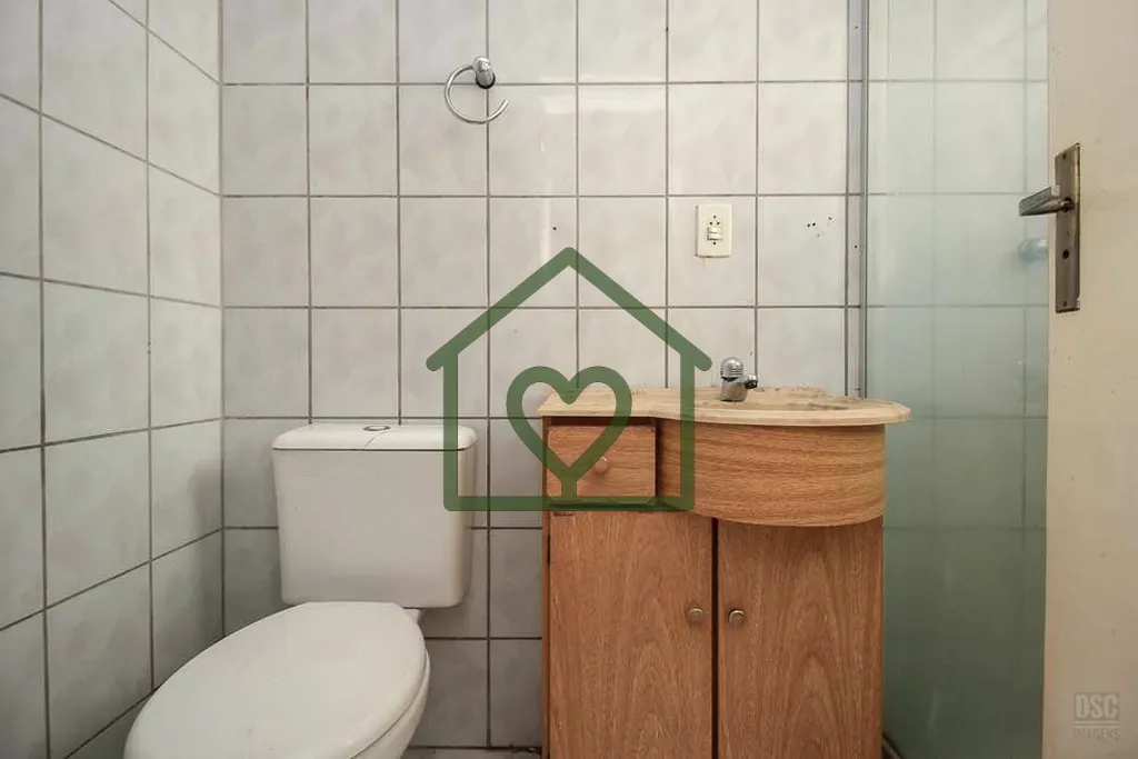 Imagem Casa em condomínio localizado próximo ao Hospital Vila Nova. Com 3 dormitórios, sendo 1 suíte, 8...