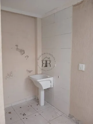 Imagem Casa à venda com 80m², 2 quartos e 1 vaga
Explore esta encantadora casa localizada no acolhedor ba...
