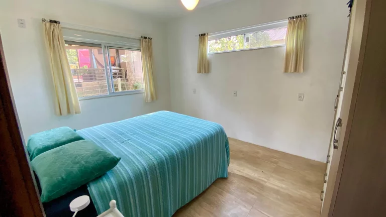 Imagem Casa com Vista Panorâmica e Cachoeira à Venda na Encantada em Garopaba-SC