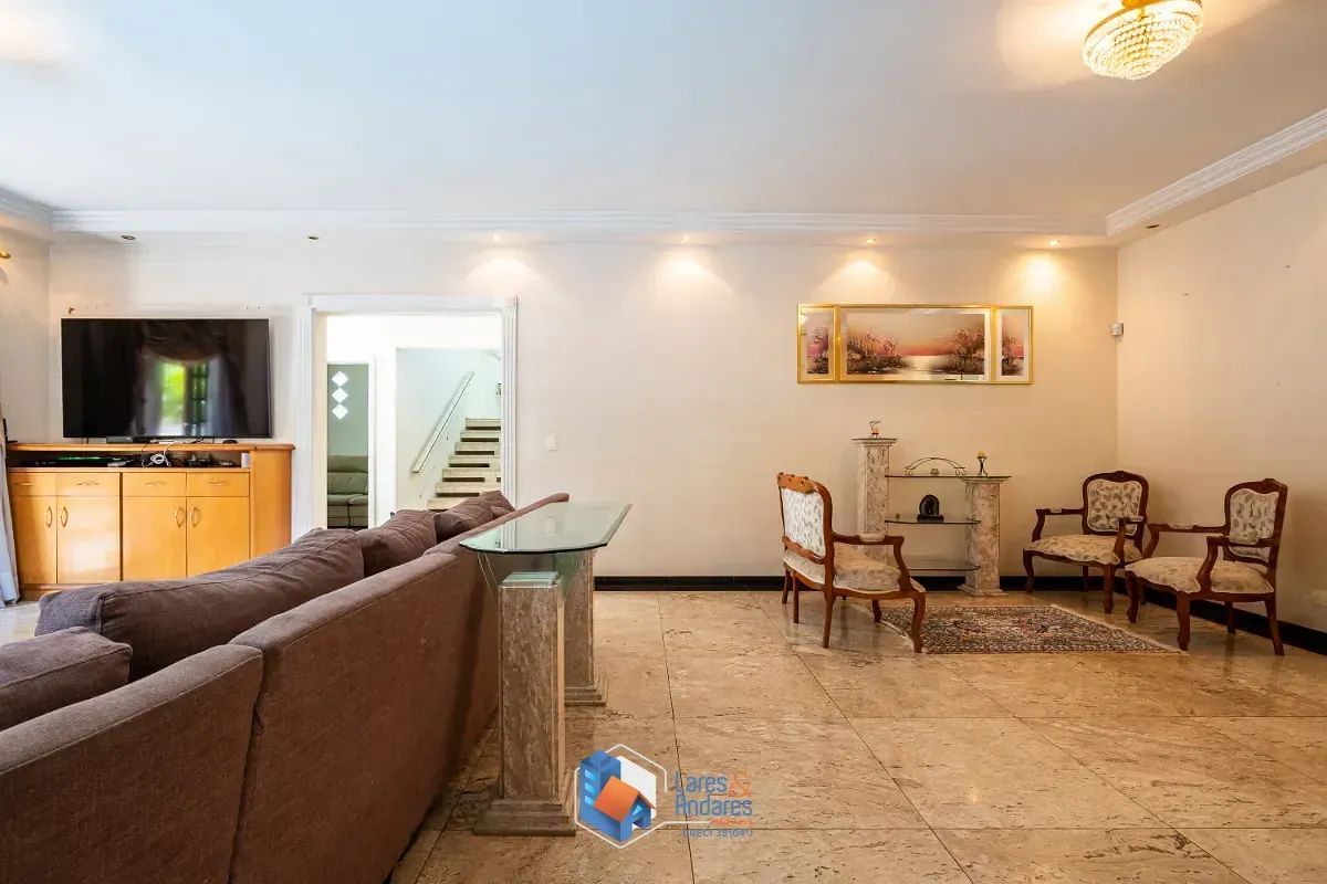 Imagem Sobrado para venda em City América com 5 quartos, sendo 2 suítes, 550m²