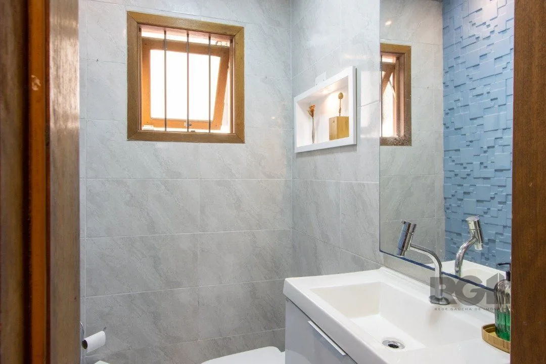 Imagem Casa para Venda - 204m², 3 quartos, 2 suites, 1 vaga - Caminhos do Sol - Guarujá