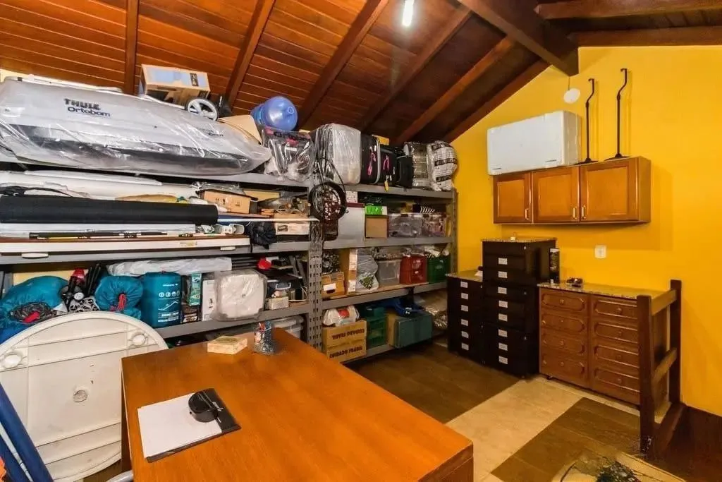 Imagem Casa com 3 dormitórios de 278m² à venda no Bairro Jardim Itú Sabará