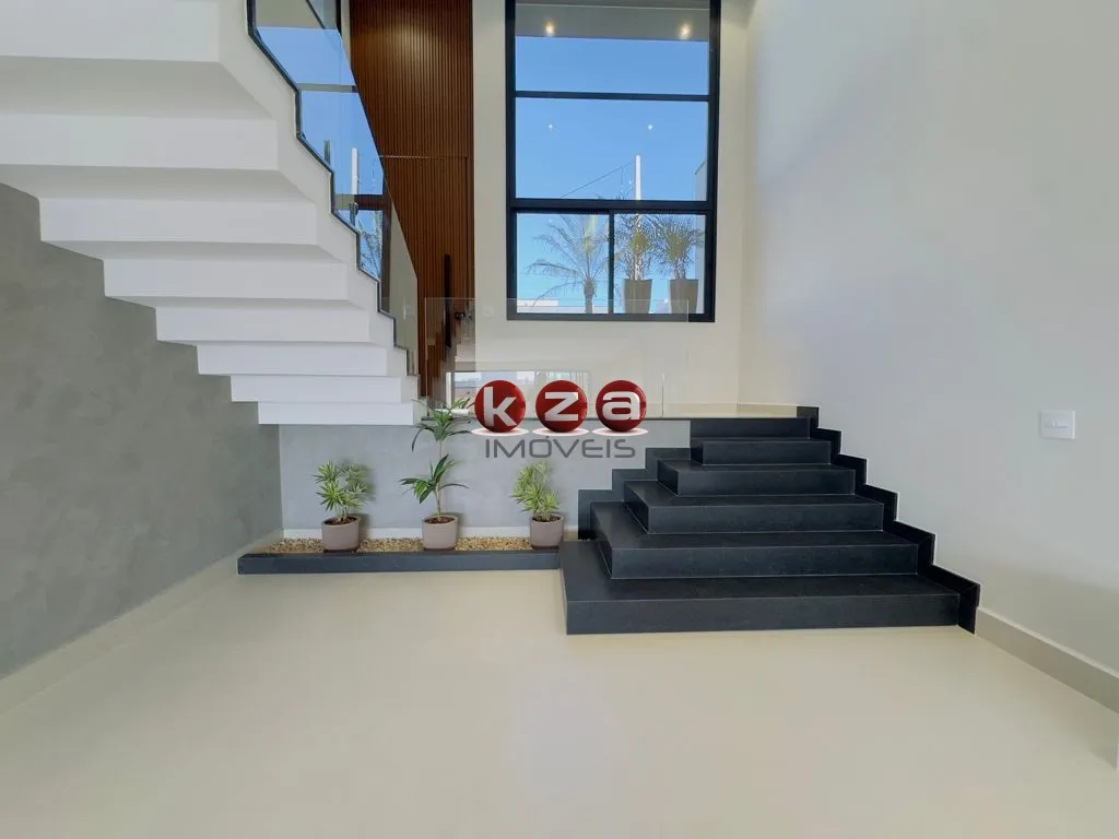 Imagem Imóvel de alto padrão em condomínio fechado: casa com 3 suítes e 2 vagas na melhor localização de Valinhos-SP, Condomínio Villa do Sol.
