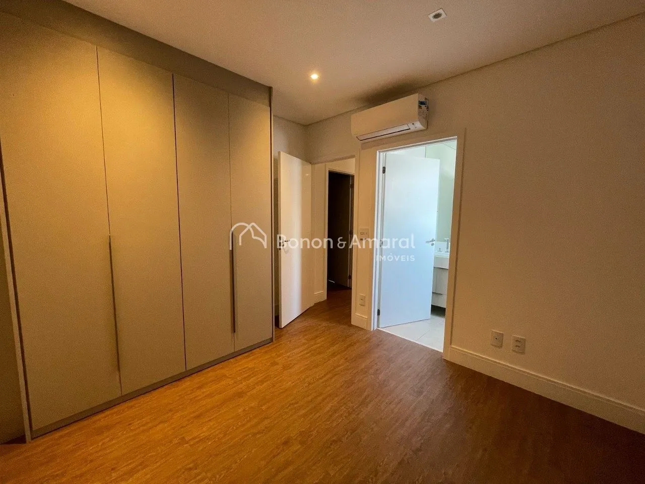 Imagem Casa em condomínio para venda em Sousas - Campinas S.P.
