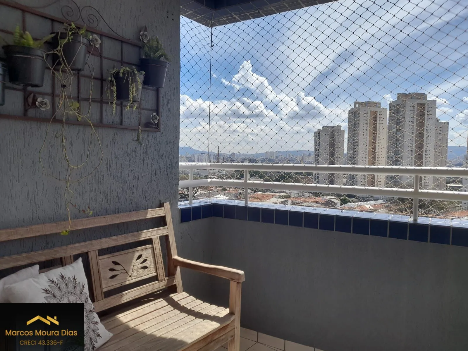 Imagem Apartamento na Pompeia com 2 dormitórios (1 suíte) e 1 vaga, próximo ao Sesc Pompeia. Edifício com portaria 24h e lazer