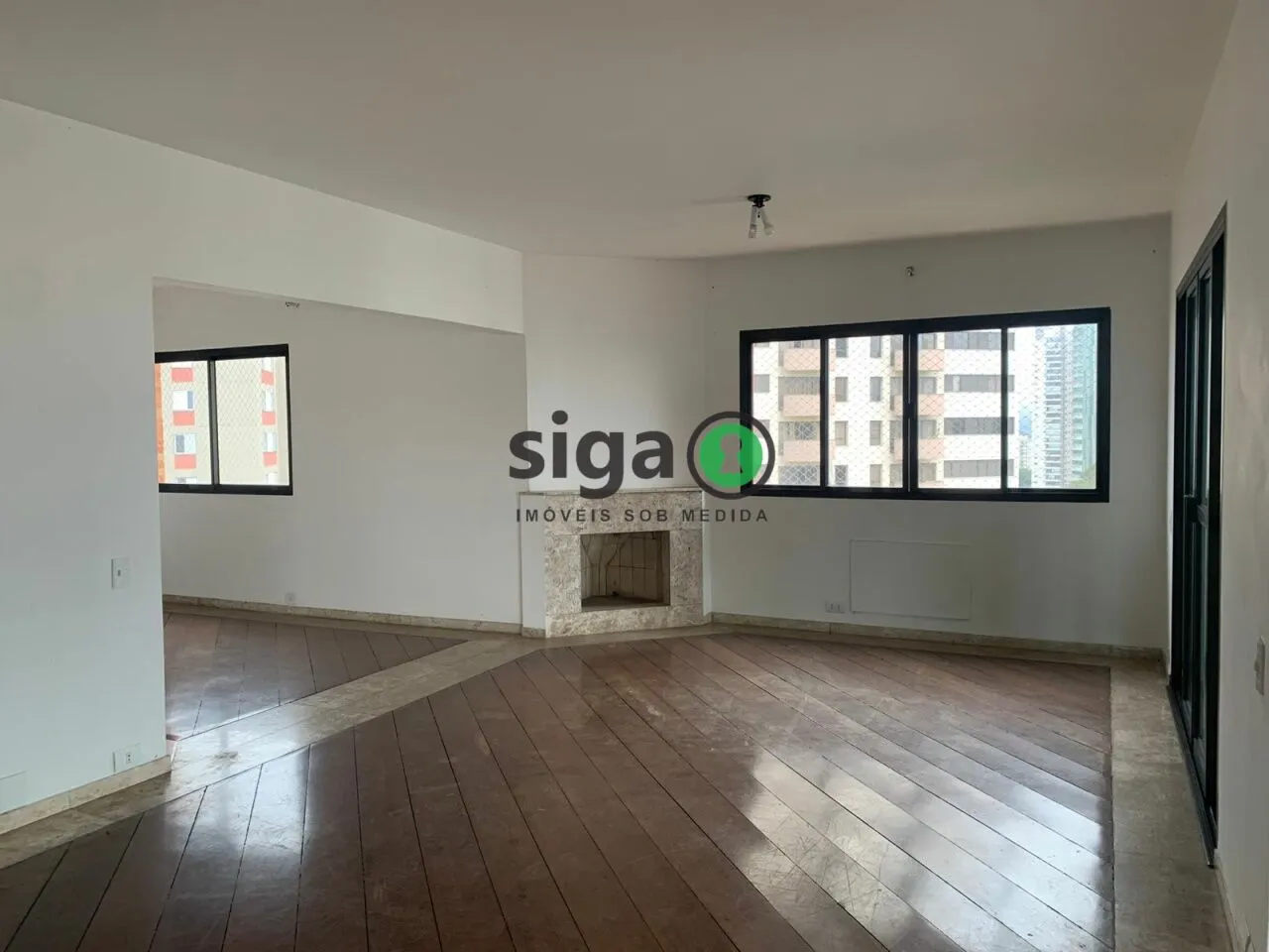 Imagem VENDE no Morumbi (Vila Suzana) Apartamento com 4 suítes, 4 Vagas + Depósito
