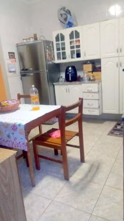 Imagem CASA GEMINADA MUITO BEM CONSERVADA EM OTIMO LOCAL