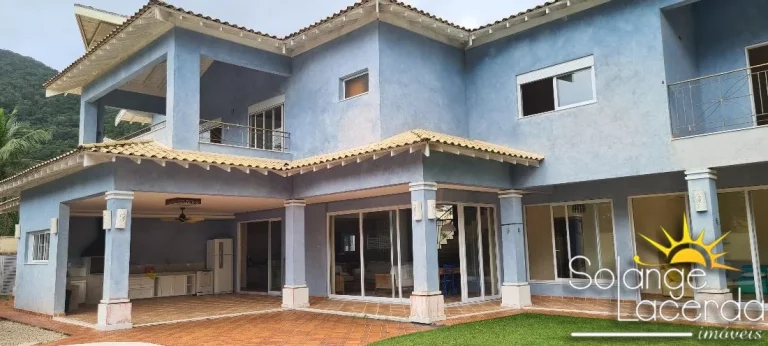 Imagem Bela Casa - 5 Suítes - 781 m² Terreno - Condomínio a Poucos Metros da Praia