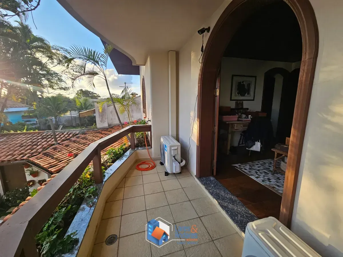 Imagem Sobrado para venda em Interlagos com 4 quartos, sendo 2 suítes, 330m²