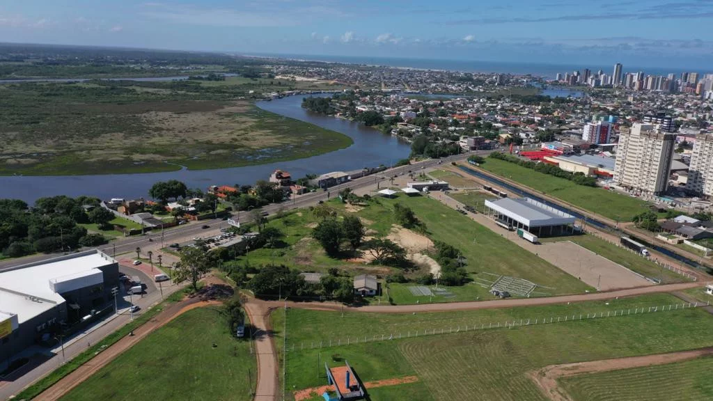 Terreno de 10.645m para venda em Torres próximo ao Parque do Balonismo