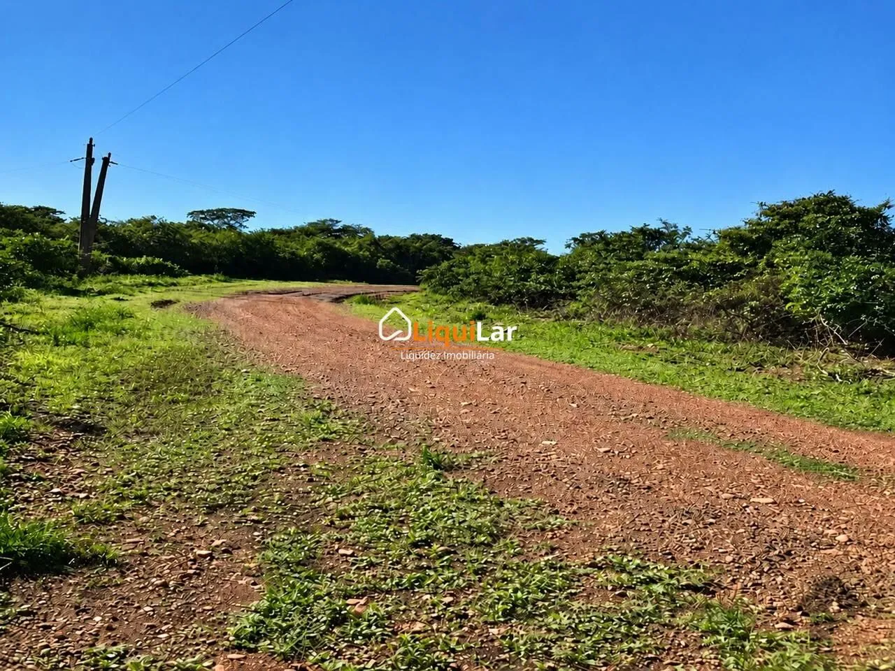 Imagem Pesqueiro com Fundo e Acesso Direto ao Rio Miranda à Venda em Miranda-MS com 4.138 m²