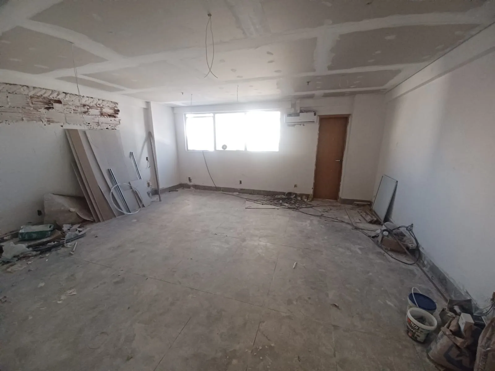 Imagem Sala Comercial para Locação no Dubai Business Center em frente ao Shopping Iguatemi !