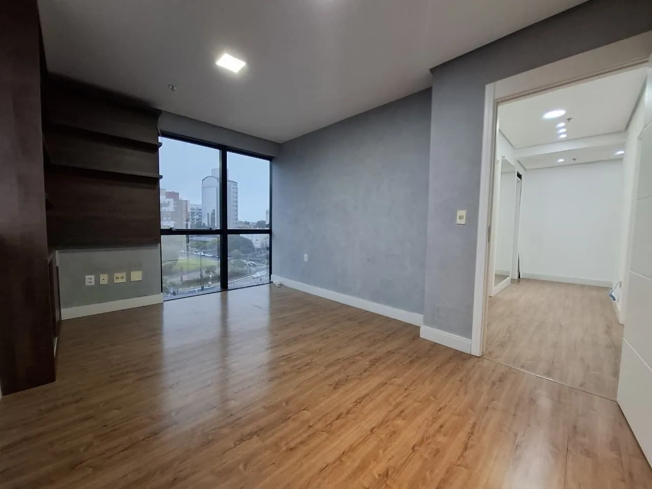 Imagem Sala comercial à venda em Porto Alegre, Auxiliadora, 39.63m2