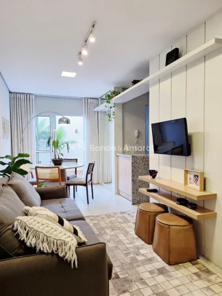 Imagem Casa à venda em condomínio próximo ao Parque Taquaral e Shopping Dom Pedro - reformada, moderna e...