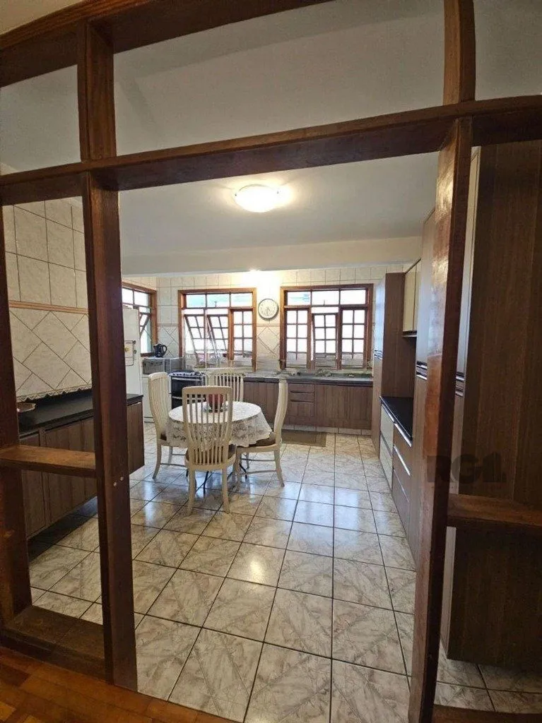 Imagem casa de 5 dormitórios no bairro Glória