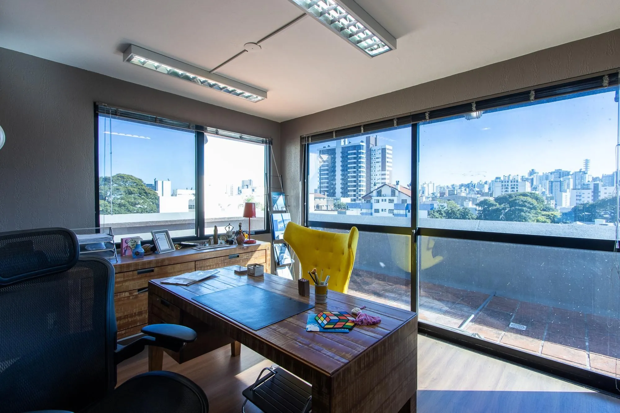 Imagem Sala Comercial Duplex à Venda no Bairro Petrópolis - Edifício João Abbott