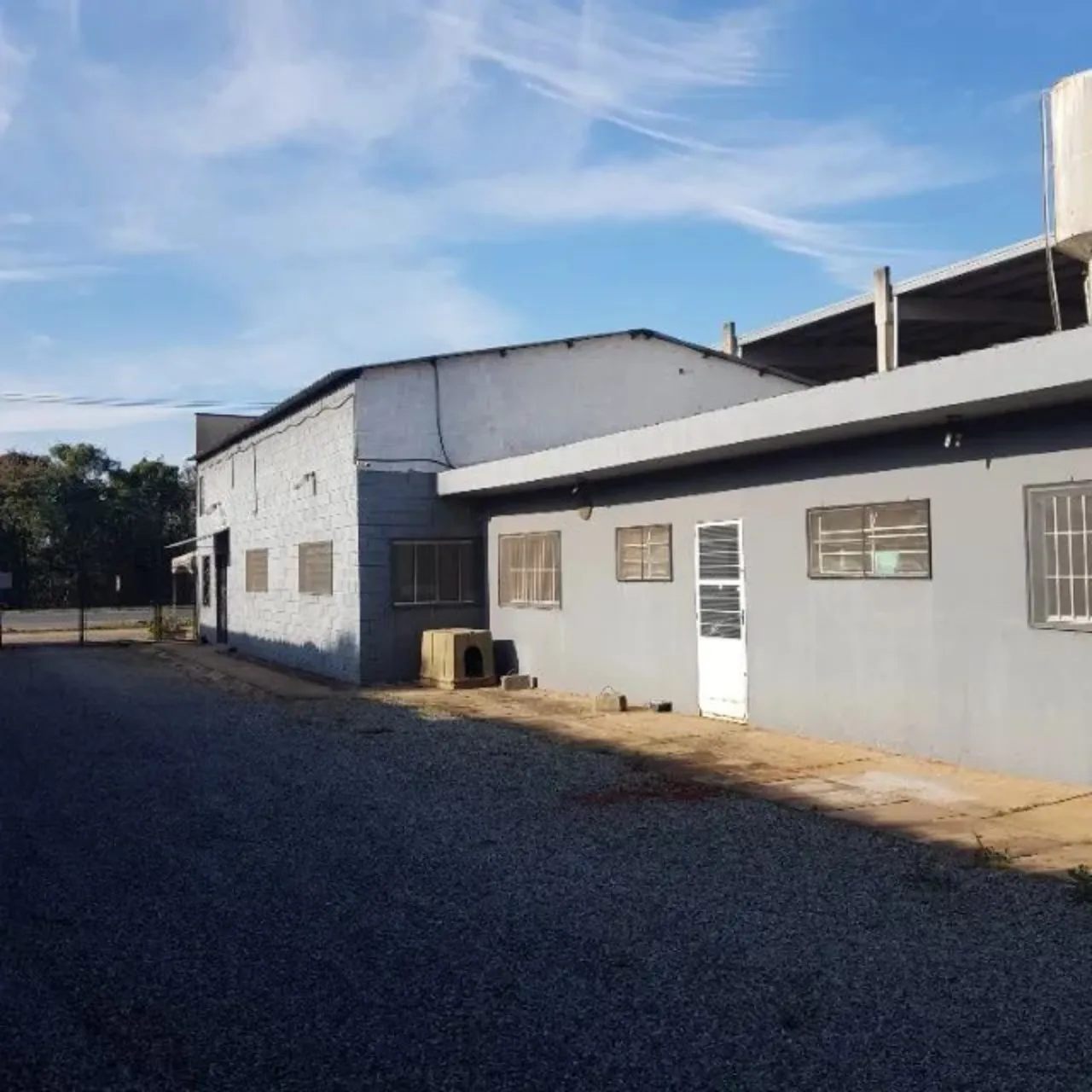 Foto do imóvel Barracão Industrial de alto padrão em Sorocaba-SP, no Parque Reserva Fazenda Imperial - 2 salas, 5 banheiros, 5 vagas, 320m². em PARQUE RESERVA FAZENDA IMPERIAL, SOROCABA - SP