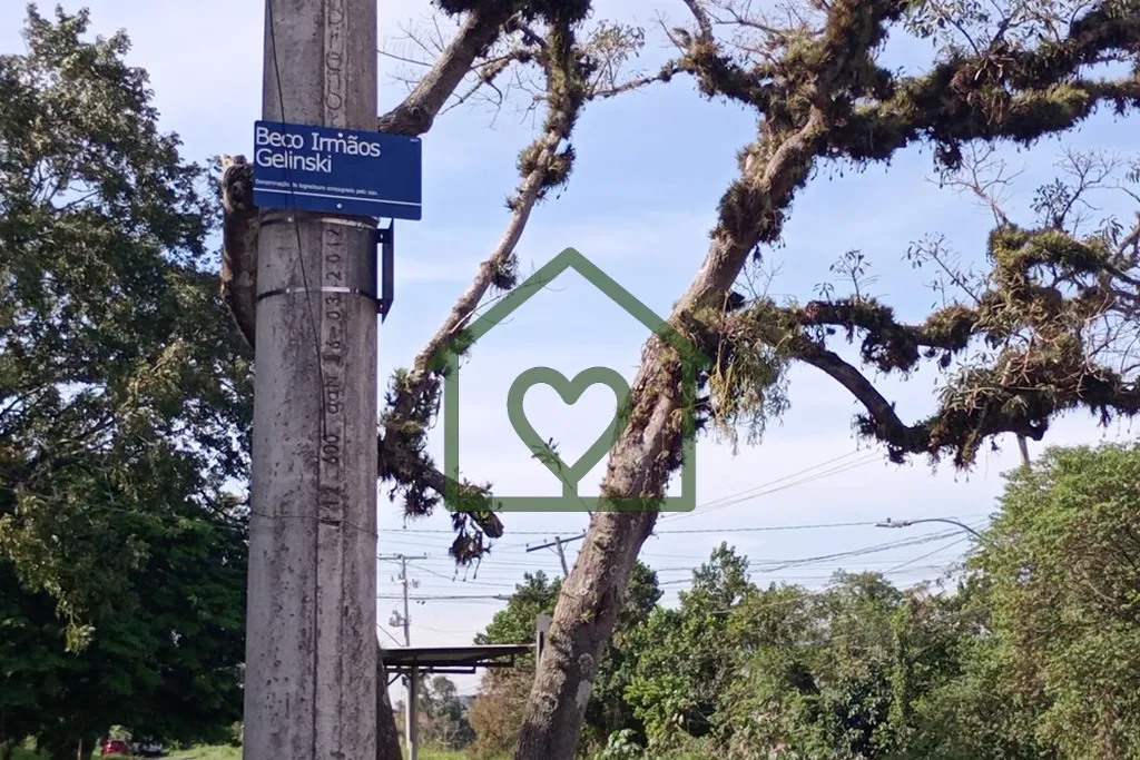 Distante apenas 28km do centro de Porto Alegre, 50 minutos de carro, você encontra este refúgio em...