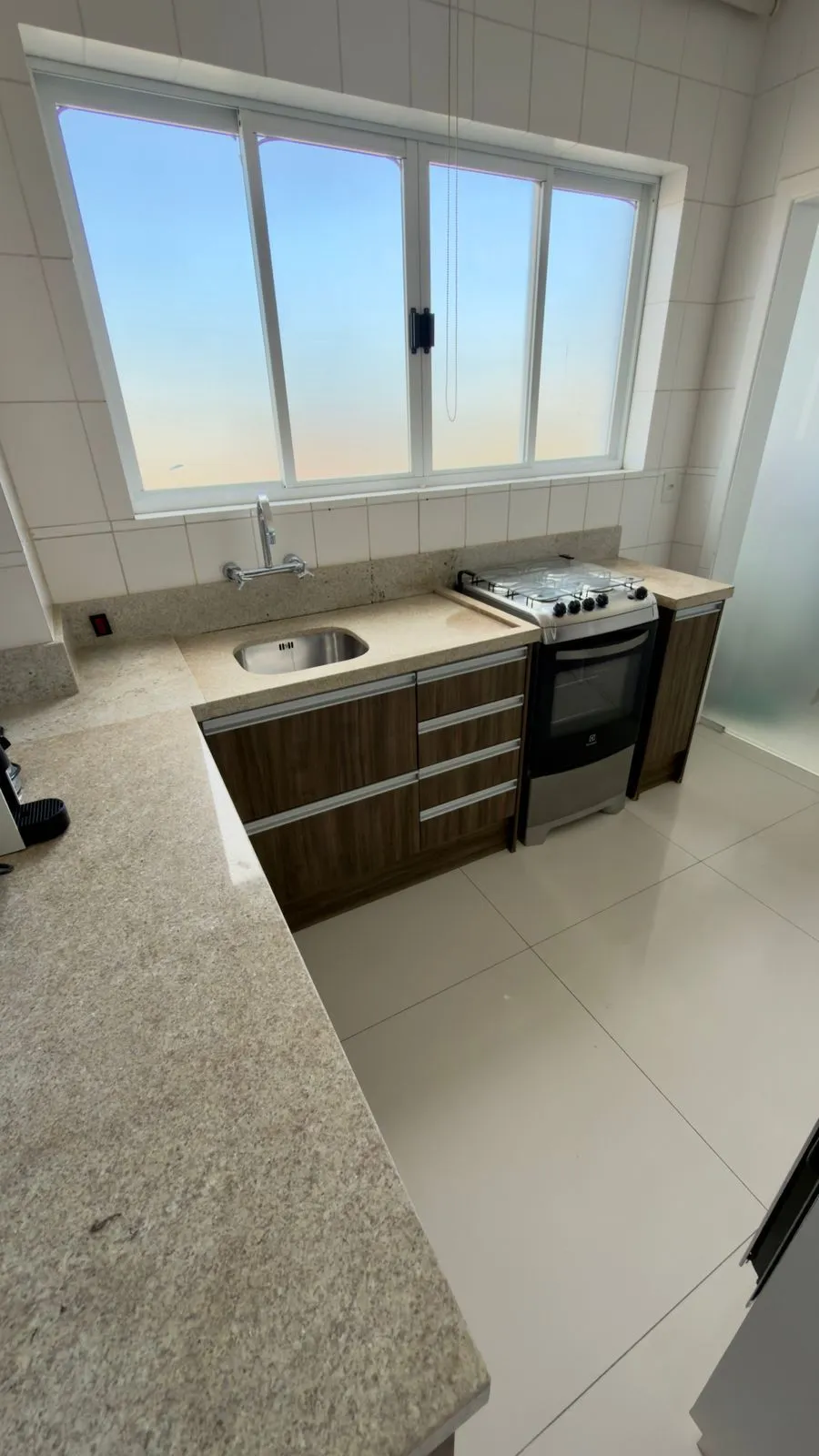 Imagem Casa com 02 quartos e 02 vagas no Bairro Jardim Itu em Porto Alegre