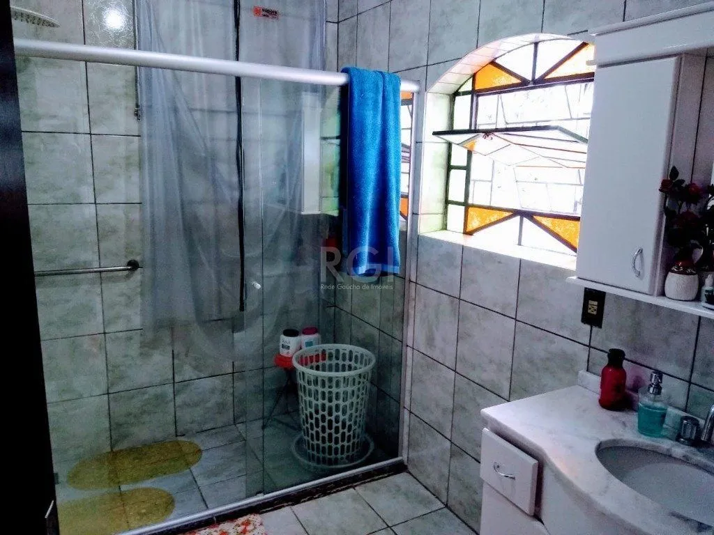 Imagem Casa para Venda - 240m², 3 dormitórios, 3 vagas - Teresópolis