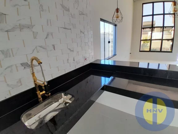 Imagem Vendo casa com piscina em Itaipuaçu
