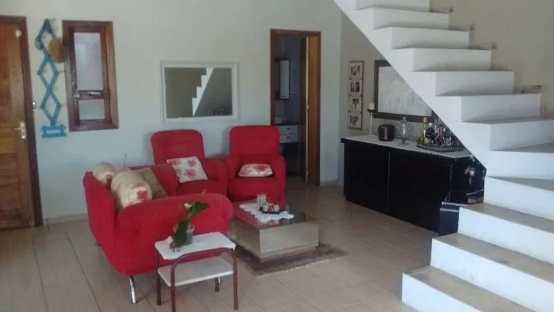 Imagem Casa para Venda - 200m², 3 dormitórios, 2 vagas - Centro