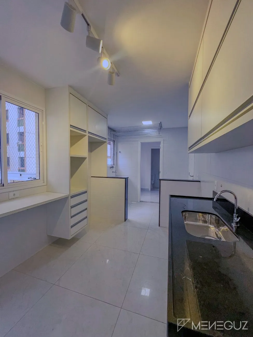 Imagem Apartamento 4 suítes no centro de Guarapari, de frente para o mar da Praia das Castanheiras