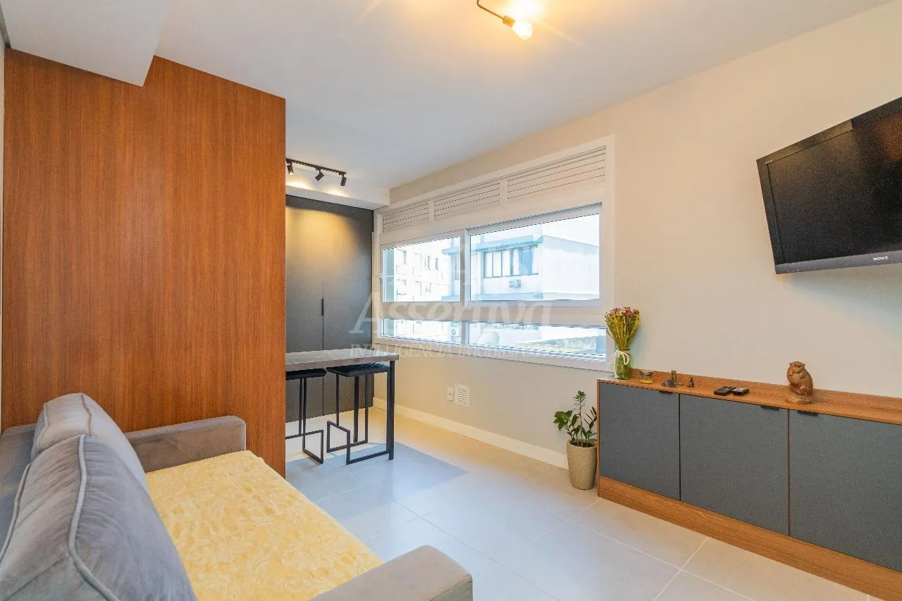 Imagem Ótimo apartamento mobiliado e decorado à venda em Porto Alegre/RS