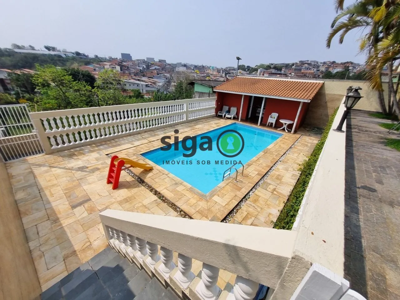 Imagem Casa a venda na Granja Viana com 4 dormitórios