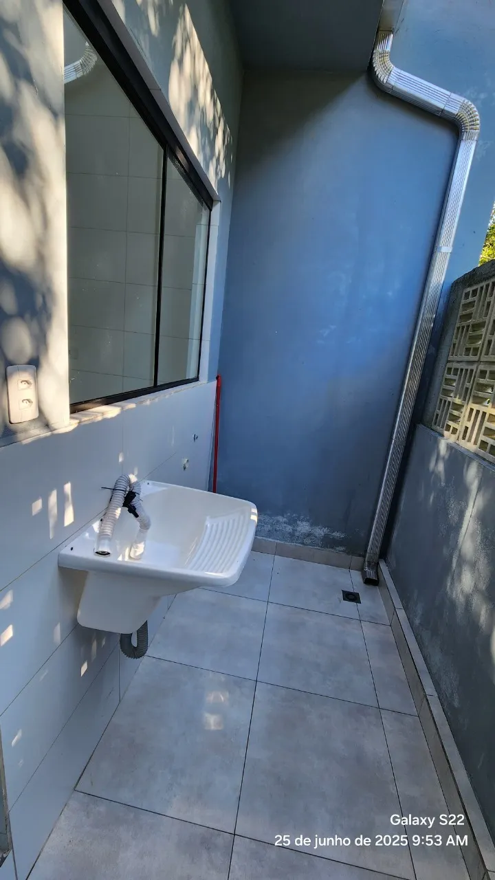Imagem Casa térrea com 46,86m², 02 dormitórios, banheiro social, sala de estar, copa e cozinha integrada...