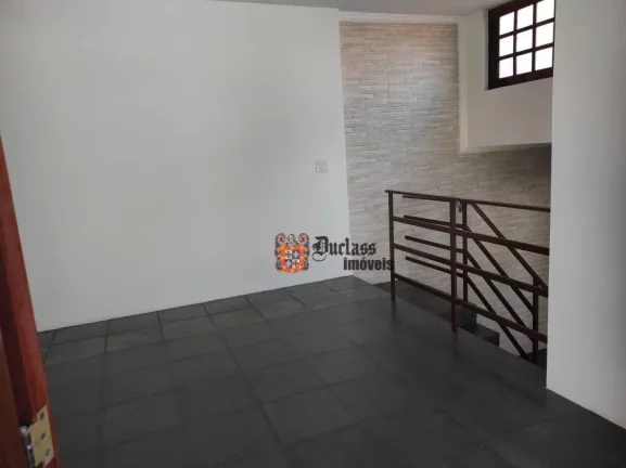 Imagem Chácara em Jundiaí, com ampla casa, escritório, galpão, área de lazer, piscina, bosque.