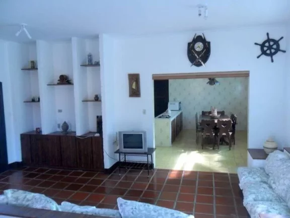 Imagem CASA LADO LINHA - 2 LOTES - PISCINA E CHURRASQUEIRA