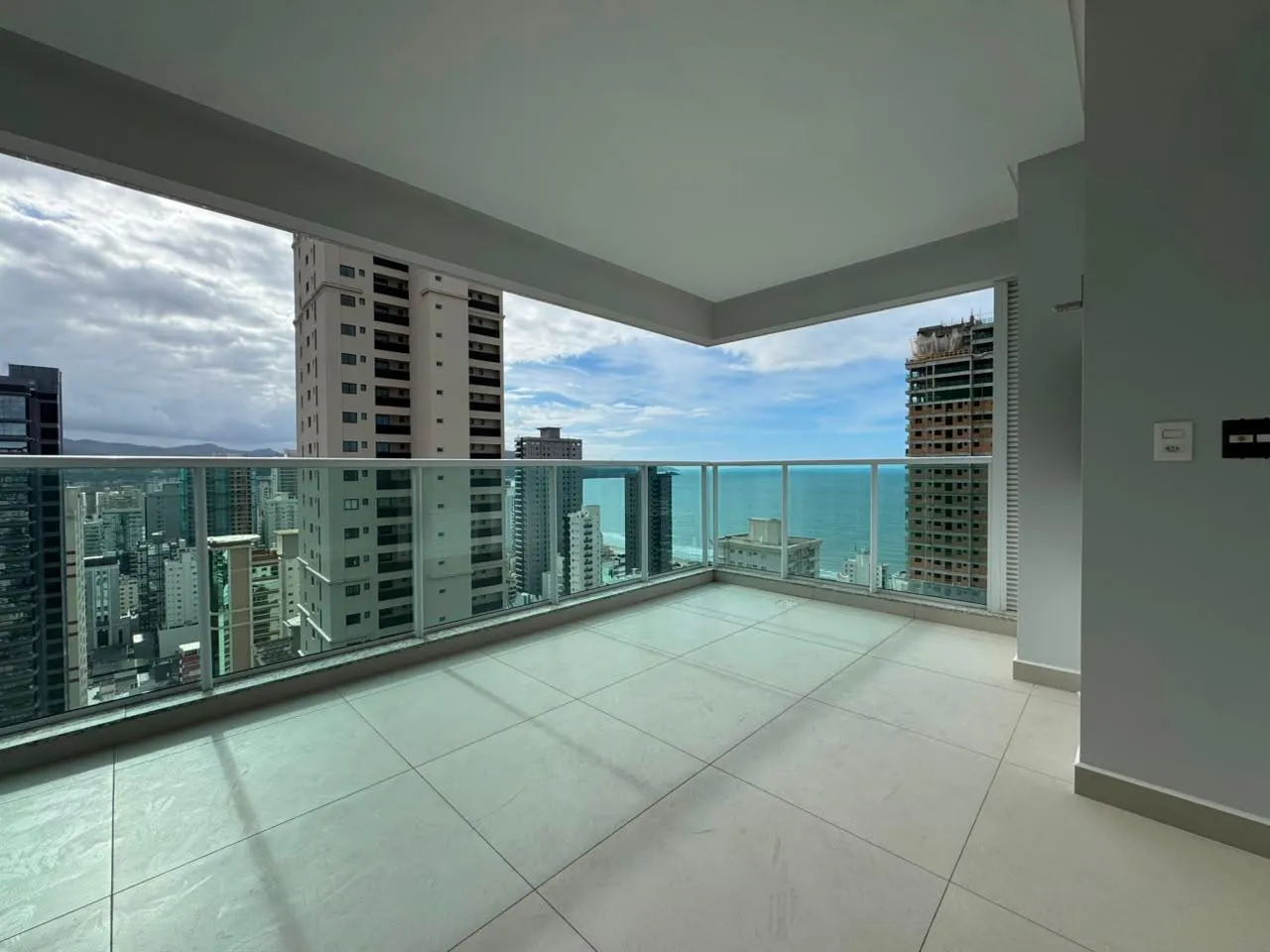 Imagem Apartamento à venda com 160m2 por R$ 2.800.000,00